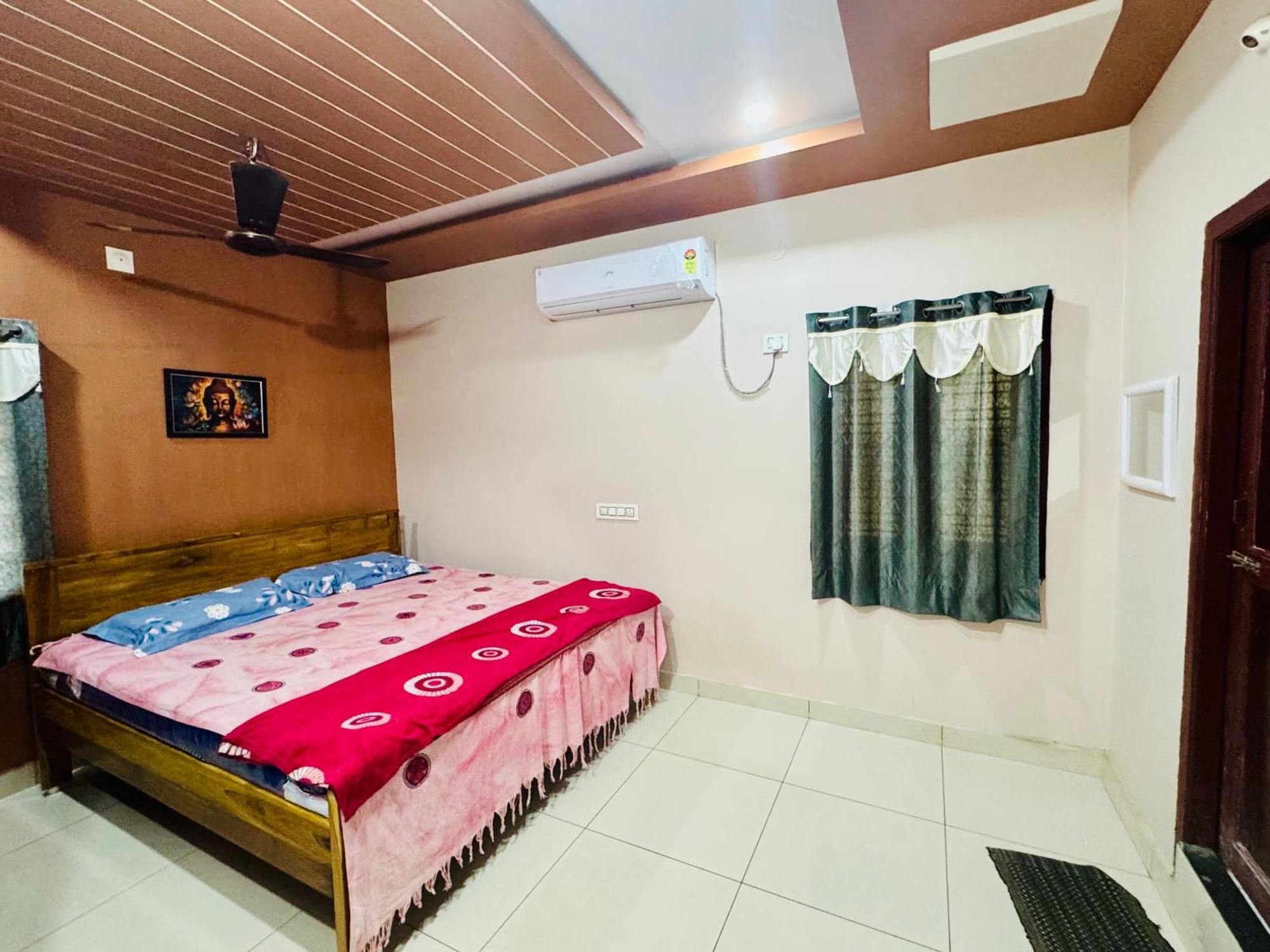 Sri Padha Vallabha Serenity Homestay Pithapuram Екстериор снимка
